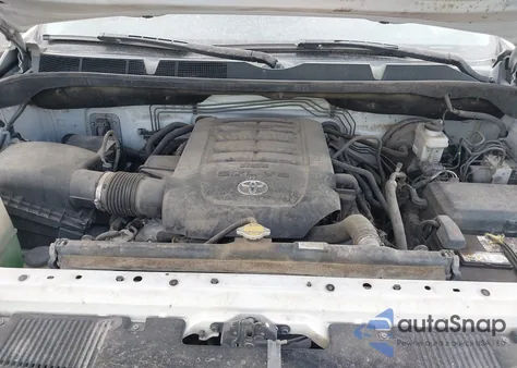 2017 Toyota Tundra Sr5 5.7L V8 z USA, uszkodzony, nr VIN 5TFDW5F11HX673198